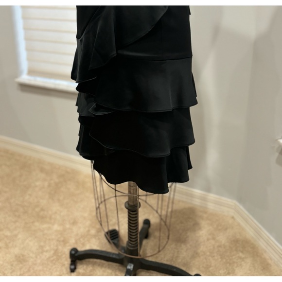 Ladies Skirt - Picture 2 of 4